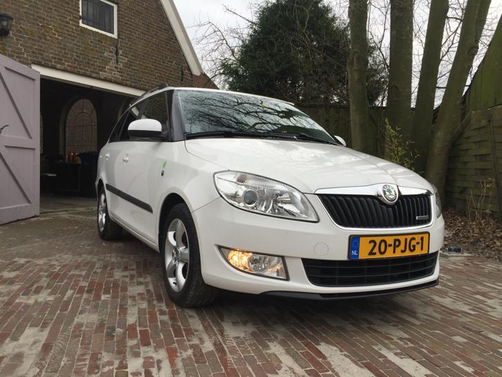 Skoda Fabia 1.2 TDI 55KW Combi 2011 Wit in zeer goede staat