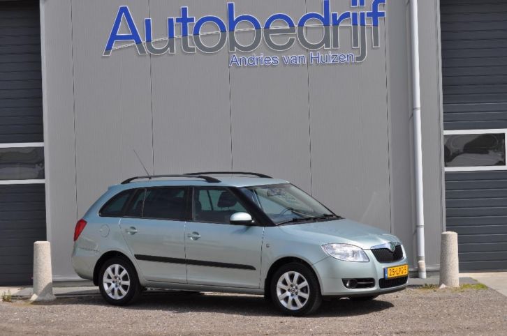 Skoda Fabia 1.4 16V 63KW Combi 2010 Groen Airco 50696 km