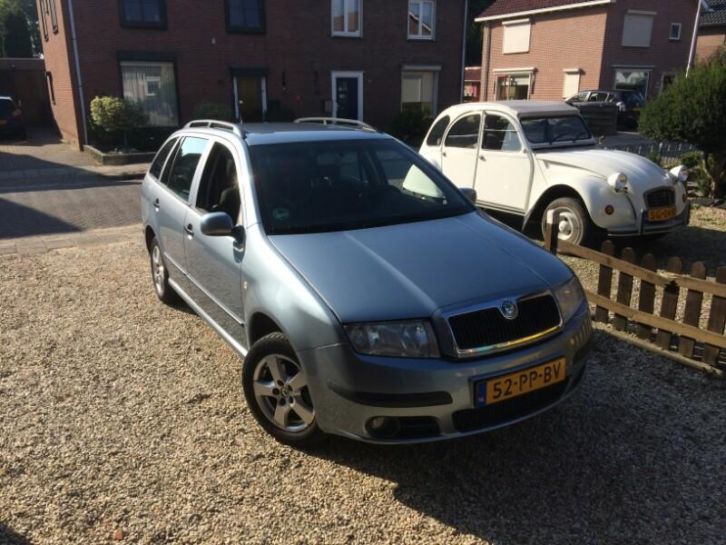 Skoda Fabia 1.4 Combi 55KW 2004 Grijs