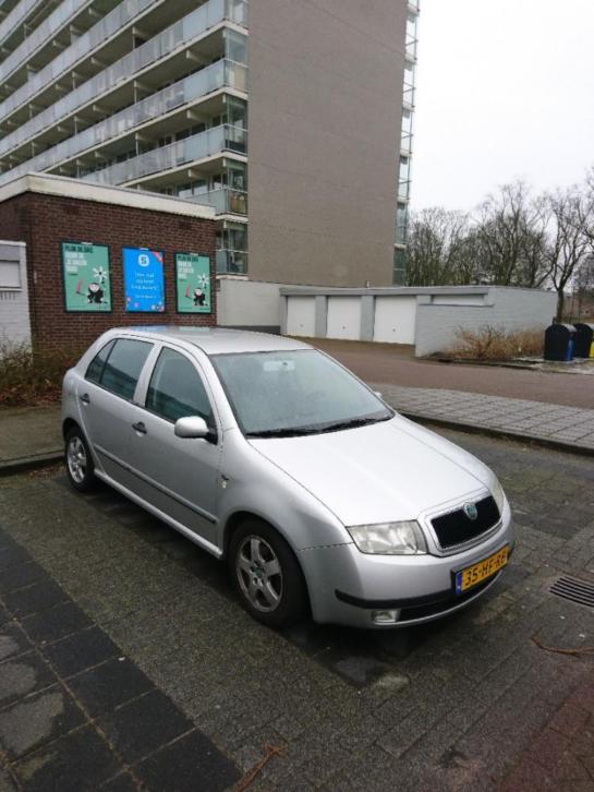 Skoda Fabia AUTOMAAT 1.4 16V 55KW GROTE BEURT DISTRUBITIE