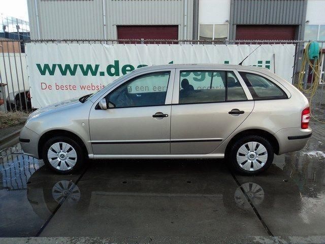 Skoda Fabia combi 1.4 16v ambiente 55kW (bj 2005)