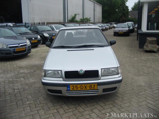 Skoda Felicia 1.3 LX 5-Drs.  Stuurbekrachtiging 