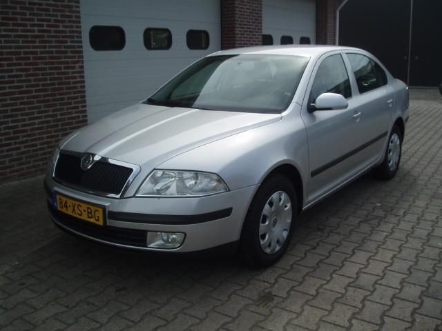 Skoda Octavia 1.6 Ambiente airco trekhaak cruise control ele