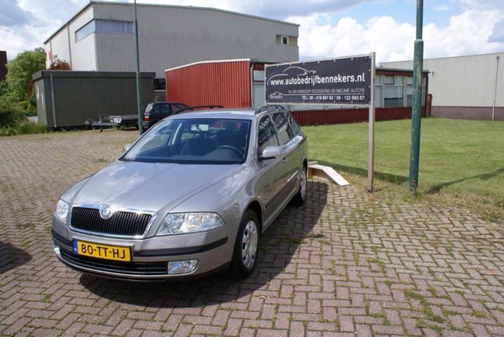 Skoda Octavia 1.6 Combi 2007 Beige Cruise control, airco etc