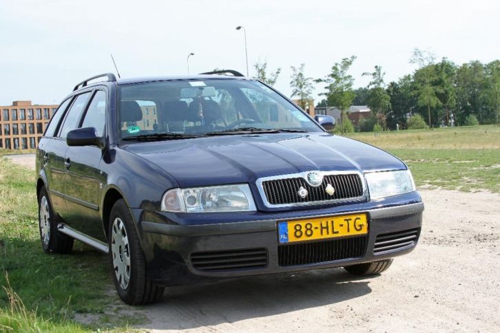 Skoda Octavia 1.6 Combi 75KW Comfort 2001 Blauw