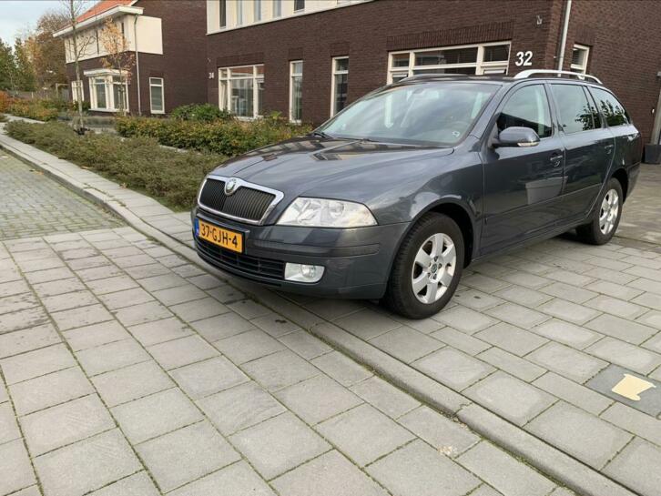 Skoda Octavia 1.6 Combi FSI incl set winterbanden op velg