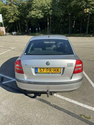 Skoda Octavia 1.6 mpi 75kw (102PK) 2004 Grijs, nieuwe Apk