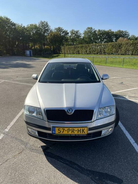 Skoda Octavia 1.6 mpi 75kw (102PK) 2004 Grijs, nieuwe Apk