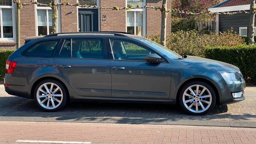 Skoda Octavia 1.6 TDI 81KW Combi 2015 Grijs Greenline