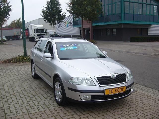 Skoda Octavia COMBI 1.6 75KW 102PK STATION ELEGANCE