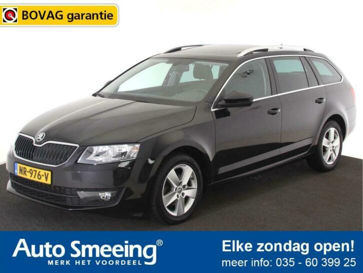 Skoda Octavia Combi 1.6 TDI Style DSG Panoramadak Navigatie