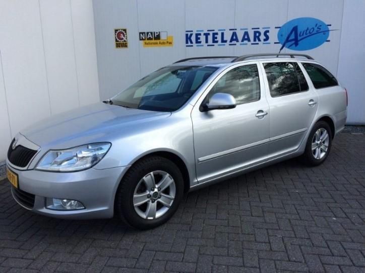 Skoda Octavia combi 1.6TDI GR.LINE ECC LMV NAV PDC