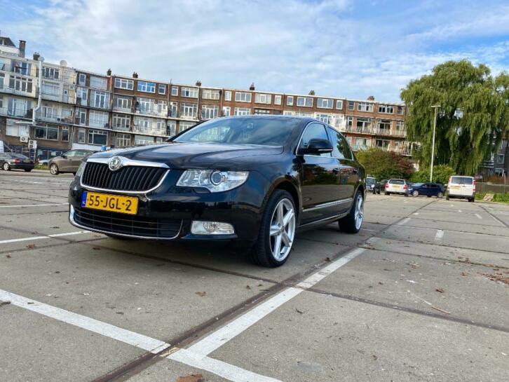 Skoda Superb 1.8 TSI DSG 2009 Zwart. Voel opties. Nieuw APK