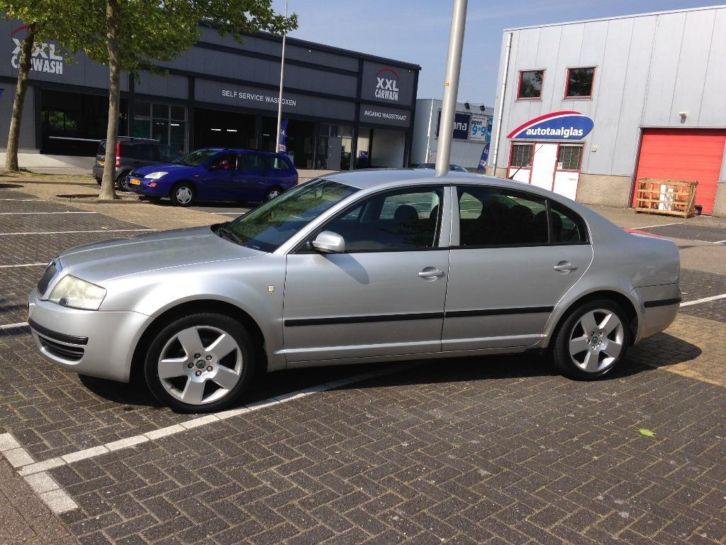 Skoda Superb 1.8 turbo uit 2002 met lage KM stand