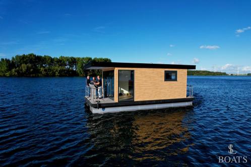 SL houseboat