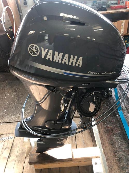 Slechts 15 vaaruren Yamaha 40 pk Ptrim Estarten Digi klokken