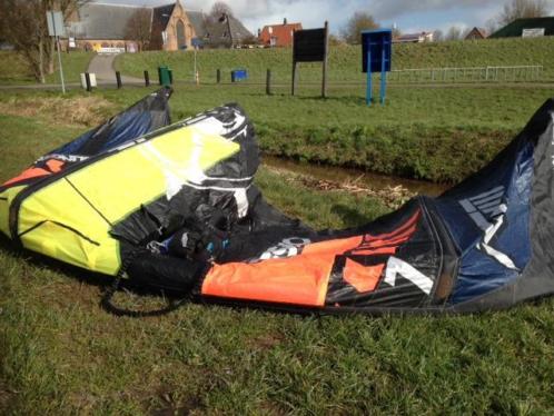 Slingshot 2015, 7m2 met bar en lijnen