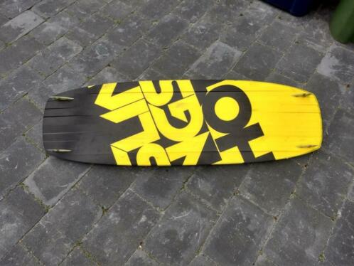 Slingshot asylum kiteboard 134x40.8 cm