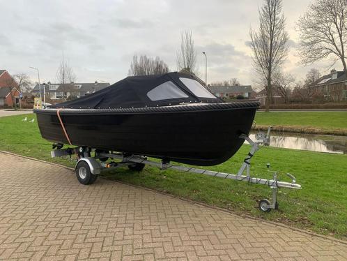 Sloep 485 met Nederlandse buiskap en kussenset incl trailer