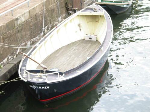 Sloep met mooie zeeg, kont en Yamaha High Trust 25PK motor.