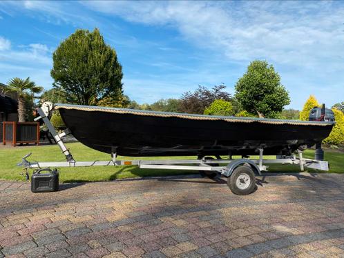 Sloep met motor en trailer (vaarklaar)