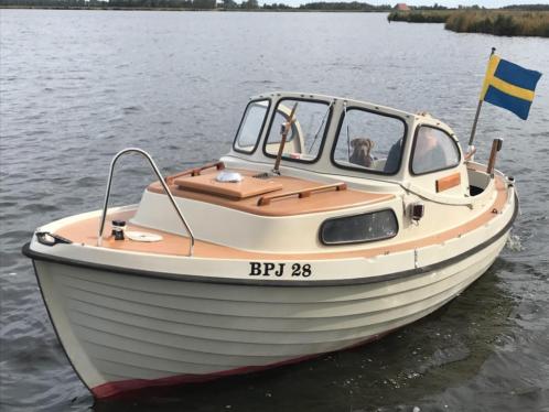 Sloep  motorboot uit Zweden overnaads polyester 6.20 x 2.40