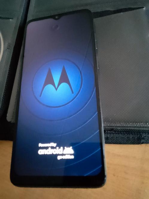 smartphone  Motorola e22i