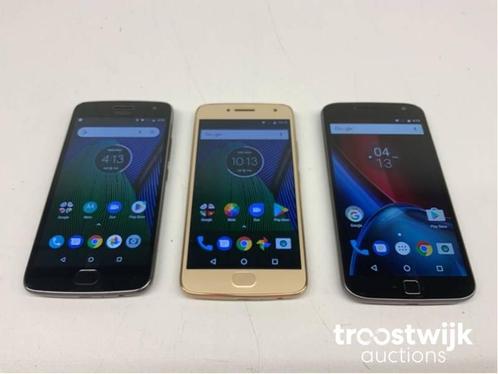 Smartphone Motorola MOTO 2x XT1685. 1x MOTO G4 Plus