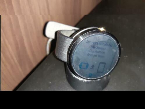 smartwatch MOTOROLA 360 MET DOCKINGSTATION 35 euro