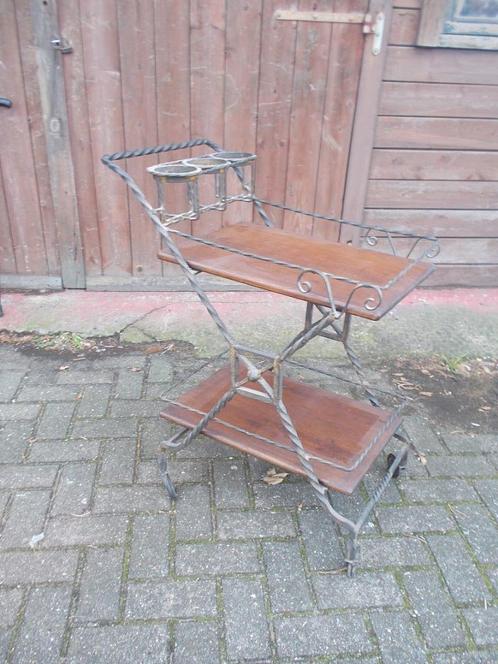 SMEEDIJZER ROLWAGEN(Serveerwagen)