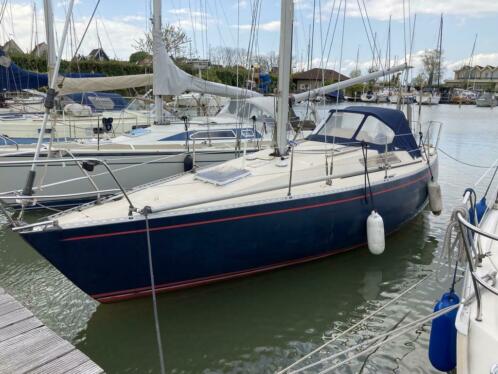 Snelle en ruime Beneteau 30 first, Zeilklaar, 9,15m