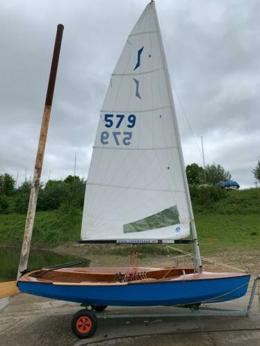 Solo NED579 nmans wedstrijdboot, met meetbrief