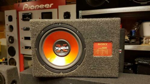 Sony 10 inch subwoofer in gesloten kist