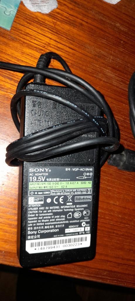 Sony AC adapter 19,5V