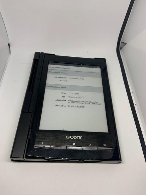 Sony E-reader PRS-T1 met hoes met licht getest
