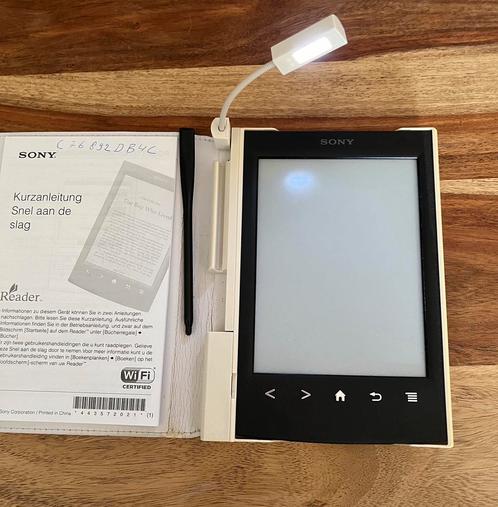 Sony E-reader PRS-T2 met hoes en verlichting