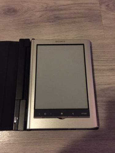 Sony E-Reader Touch Edition PRS-650 2GB met hoesje en lamp 