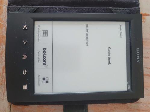 Sony ereader met hoes, gaat weg bij vriendenprijsje