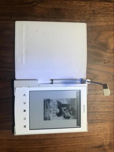 Sony Ereader PRS-T2 ( 2 stuks Wit en Rood)