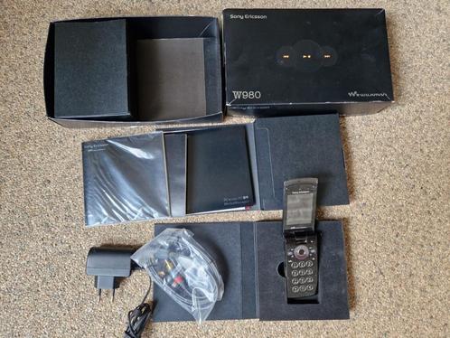 SONY ERICSON W980 walkman piano black