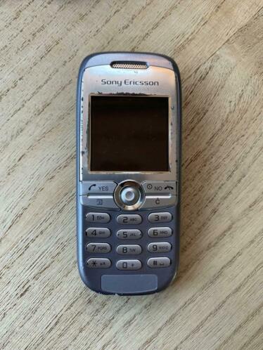 Sony Ericsson J210i zilver
