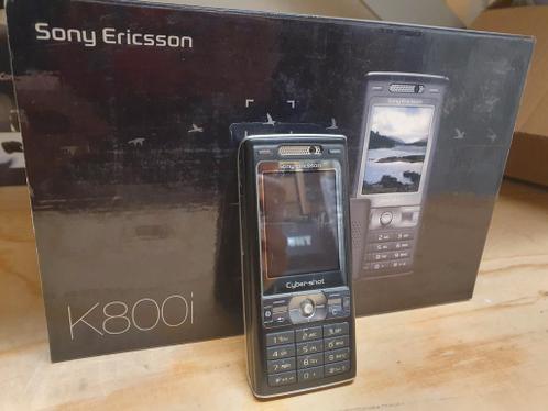 Sony Ericsson K800i met doos en kabels