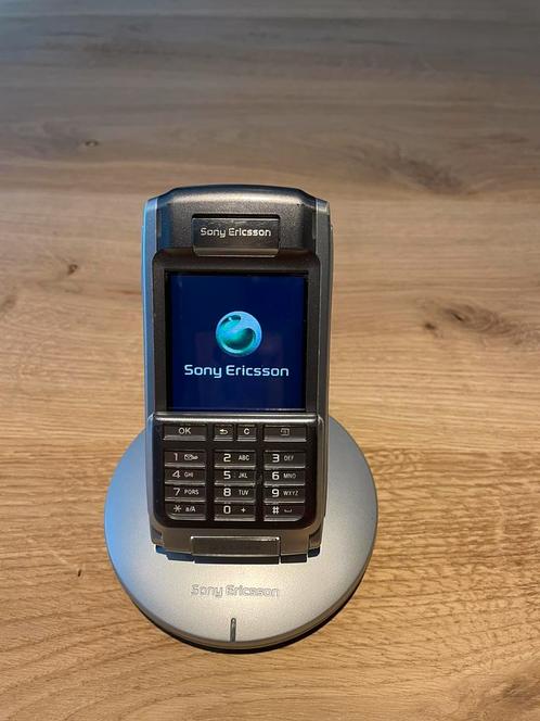 Sony Ericsson P910i met bureaulader