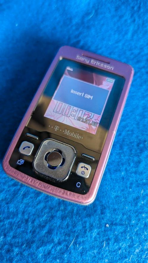 Sony-Ericsson T303 - Roze.