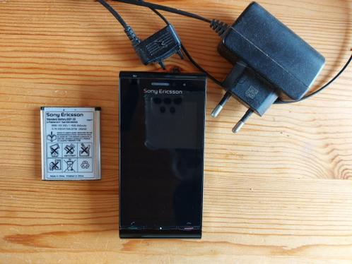 Sony Ericsson U1i met lader 3G 12.1Mp