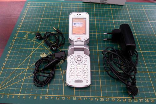 Sony Ericsson W300i Walkman met accessoires