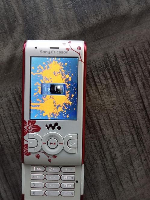 Sony Ericsson W595 - Active