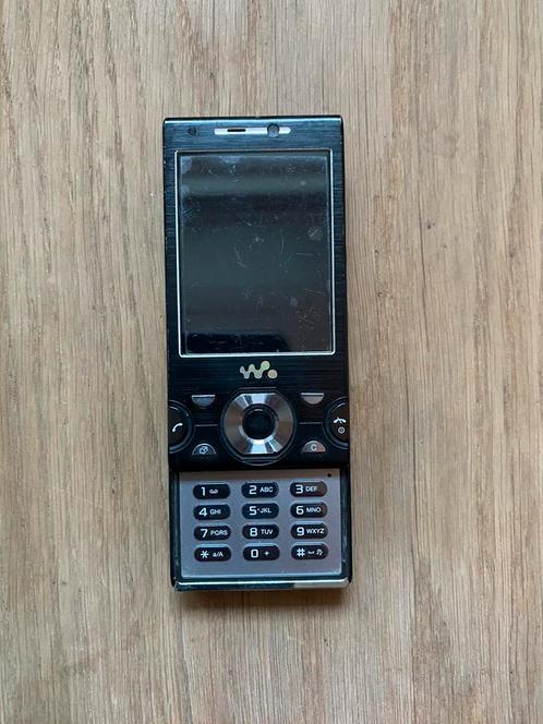Sony Ericsson W995 Slide Walkman - VINTAGE
