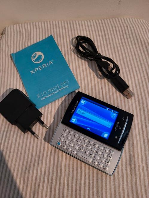 Sony Ericsson Xperia X10 mini pro telefoon met toetsenbord