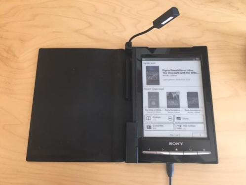 Sony PRS T1, inclusief hoes met lampje en veel boeken